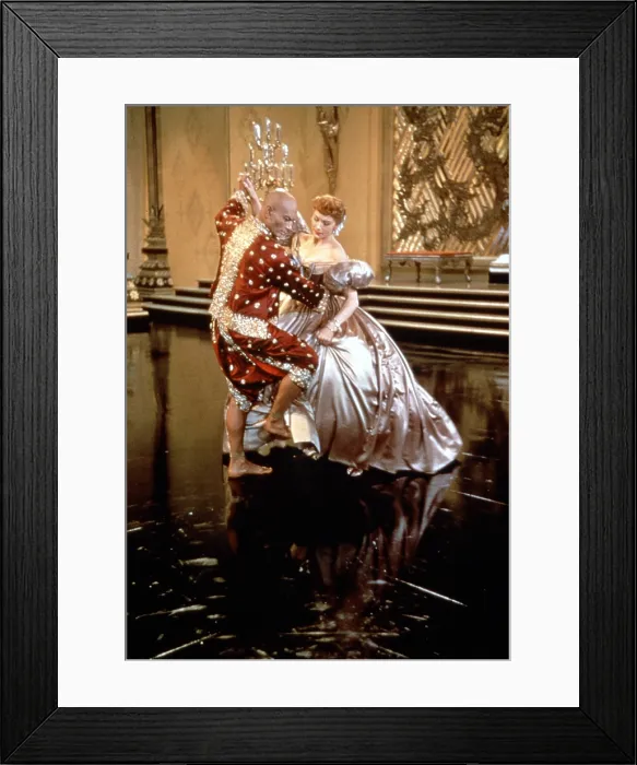 Framed Print : THE KING AND I, Yul Brynner, Deborah Kerr, 1956, TM and Copyright 20th Century Fox Film Corp. / courtesy Everett Collection, All rights reserved Framed Print : THE KING AND I, Yul Brynner, Deborah Kerr, 1956, TM and Copyright 20th Century Fox Film Corp. / courtesy Everett Collection, All rights reserved