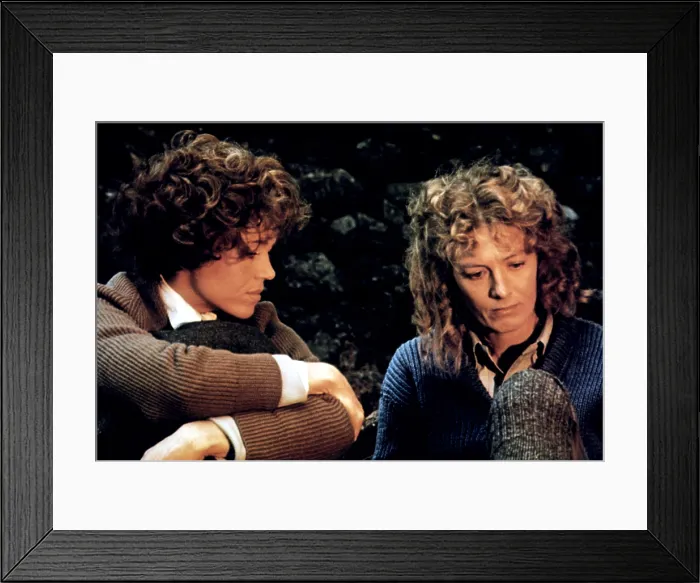 Framed Print : JULIA, Jane Fonda, Vanessa Redgrave, 1977. TM and Copyright (c) 20th Century Fox Film Corp. All rights reserved. Courtesy: Everett Collection