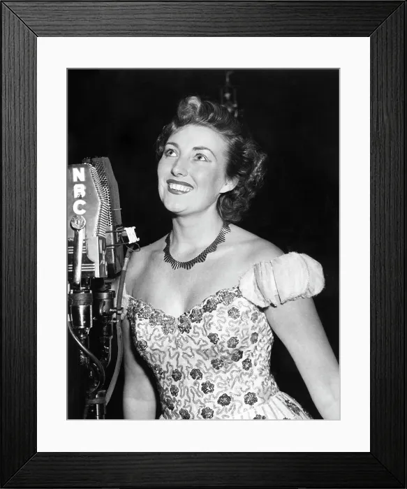 Framed Print : VERA LYNN, appearing on the radio program, THE BIG SHOW, on N.B.C. January, 1952. CSU Archives / Everett Collection