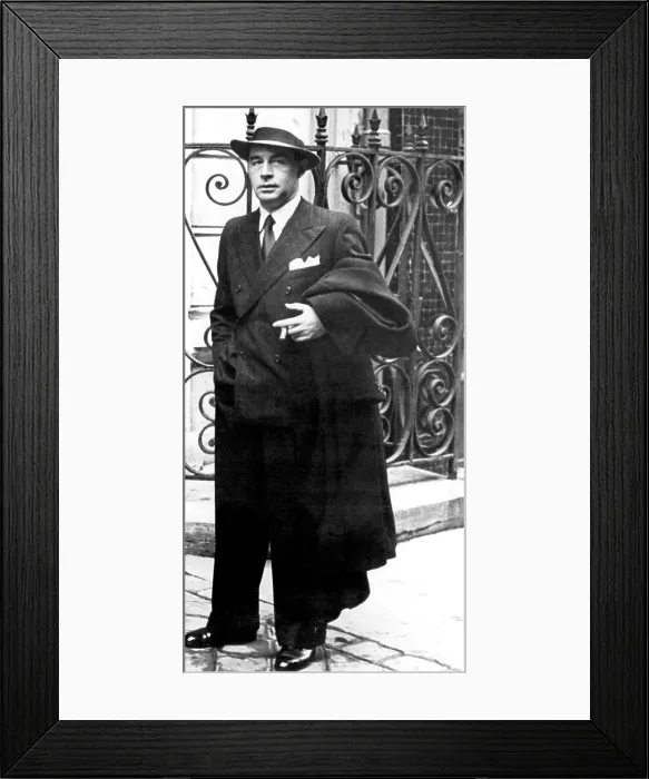 Framed Print : Erich Maria Remarque (1898-1970), German author, circa 1938. Courtesy: CSU Archives / Everett Collection