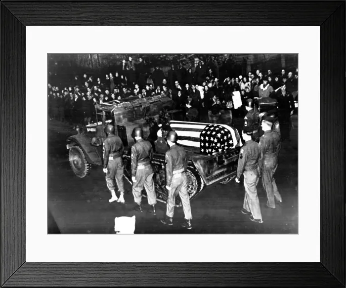 Framed Print : Lt. General George S. Patton heading towards his final resting place in Germany, 1945. Courtesy: CSU Archives / Everett Collection Framed Print : Lt. General George S. Patton heading towards his final resting place in Germany, 1945. Courtesy: CSU Archives / Everett Collection