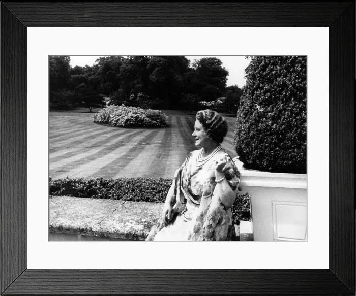 Framed Print : Queen Elizabeth (the Queen Mother), Windsor, England, 1970.. Courtesy: CSU Archives  /  Everett Collection