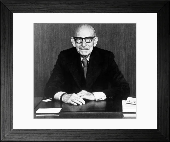 Framed Print : Doctor Irwin Maxwell Stillman (1896-1975), dietician, and originator of the 14-day Shape-Up Program, circa 1970s. Courtesy: CSU Archives / Everett Collection