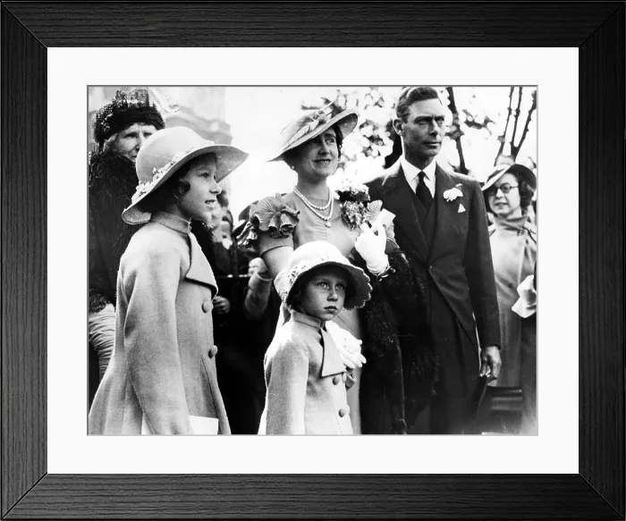 Framed Print : The soon to be Royal Family in 1936, prior to King Edward's abdication of the throne