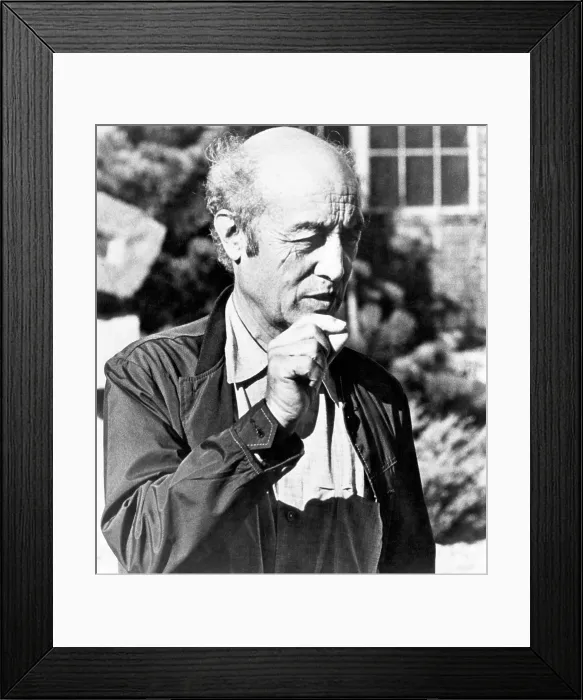 Framed Print : Isamu Noguchi, American artist, (1904-1988), Courtesy: CSU Archives / Everett Collection