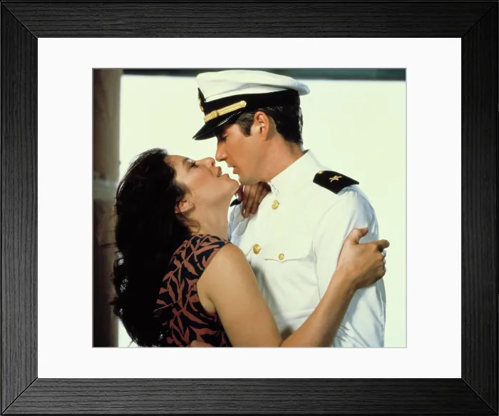 Framed Print : AN OFFICER AND A GENTLEMAN, Debra Winger, Richard Gere, 1982, (c) Paramount / courtesy Everett Collection