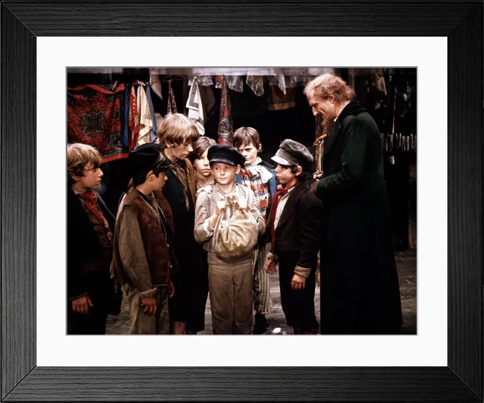 Framed Print : OLIVER!, Mark Lester, Ron Moody, 1968