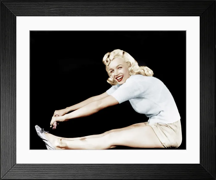 Framed Print : Model and Columbia starlet Marilyn Monroe, working out, ca. 1948 Framed Print : Model and Columbia starlet Marilyn Monroe, working out, ca. 1948