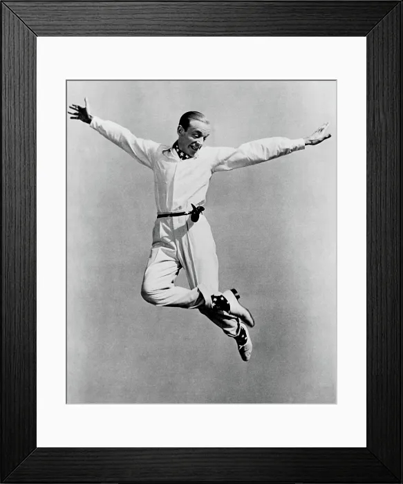 Framed Print : Fred Astaire in rehearsal for HOLIDAY INN, 6 / 29 / 42