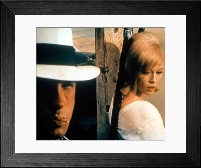 Framed Print : BONNIE AND CLYDE, Warren Beatty, Faye Dunaway, 1967 Framed Print : BONNIE AND CLYDE, Warren Beatty, Faye Dunaway, 1967