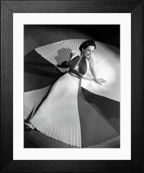 Framed Print : JOAN CRAWFORD, 4 / 23 / 40 Framed Print : JOAN CRAWFORD, 4 / 23 / 40