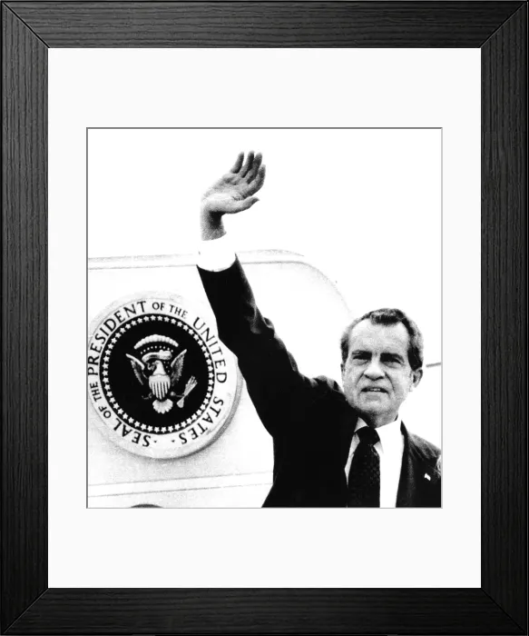 Framed Print : The Presidential Seal behind him for the last time, Richard M. Nixon boards Air Force One for California after resigning, 8 / 9 / 74. Courtesy: CSU Archives  /  Everett Collection