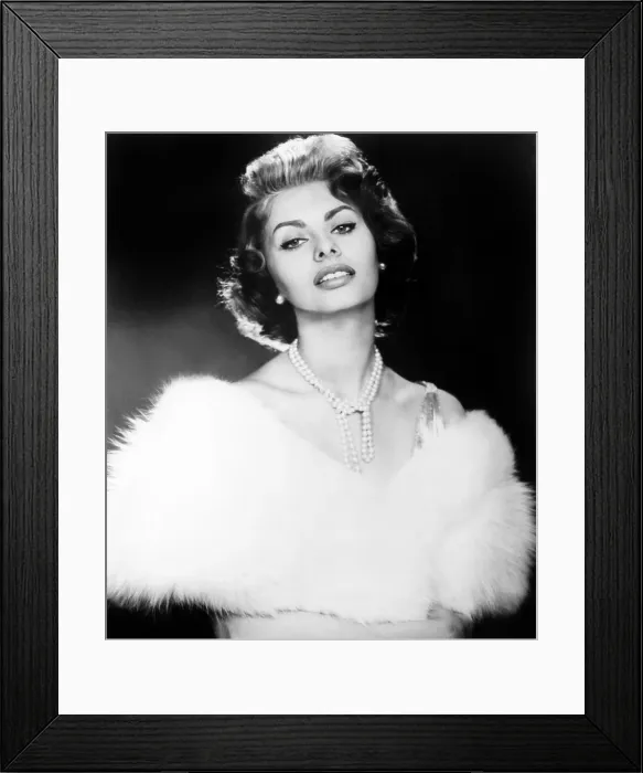 Framed Print : THE PRIDE AND THE PASSION, SOPHIA LOREN, 1957