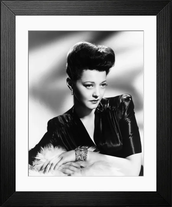 Framed Print : BLOOD ON THE SUN, Sylvia Sidney, 1945