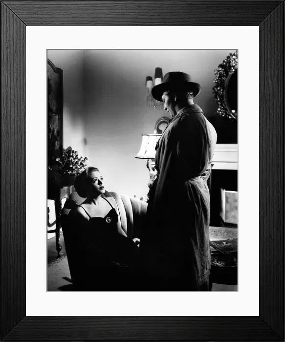 Framed Print : OUT OF THE PAST, from left: Jane Greer, Robert Mitchum, 1947 outofthepast1947-fsct006(outofthepast1947-fsct006.jpg)
