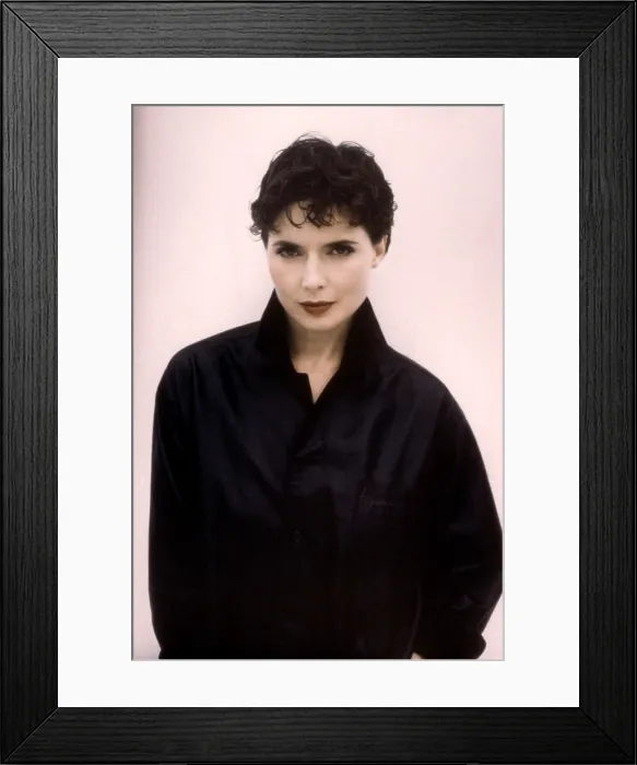 Framed Print : FEARLESS, Isabella Rossellini, 1993, (c) Warner Brothers / courtesy Everett Collection