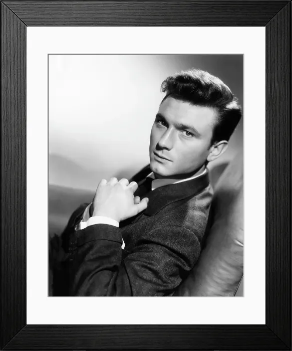 Framed Print : Laurence Harvey, 1954 Framed Print : Laurence Harvey, 1954