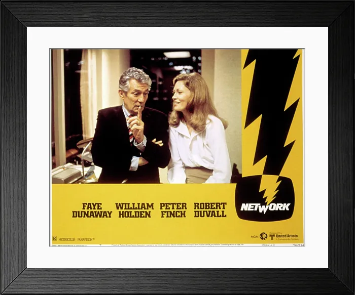 Framed Print : NETWORK, Peter Finch, Faye Dunaway, 1976 Framed Print : NETWORK, Peter Finch, Faye Dunaway, 1976