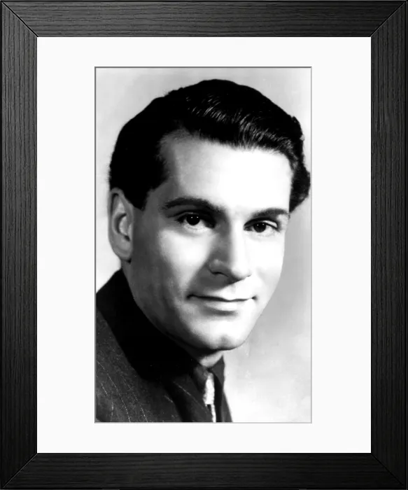 Framed Print : Laurence Olivier, ca. 1946