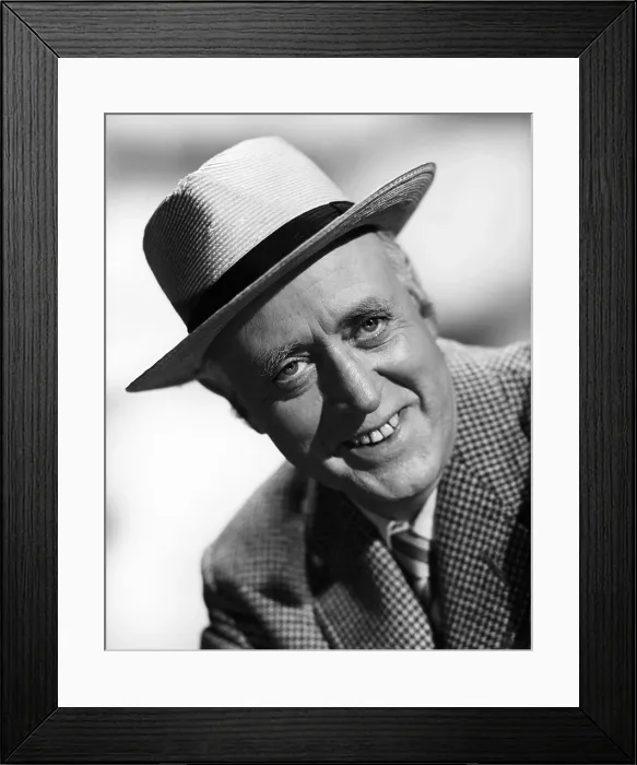 Framed Print : LEFT RIGHT AND CENTRE, Alastair Sim, 1959 lrac1959-fsct01(lrac1959-fsct01)