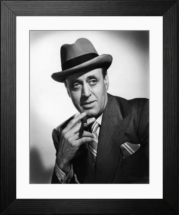 Framed Print : LONDON BELONGS TO ME, (aka DULCIMER STREET), Alastair Sim, 1948 lbtm1948-fsct02(lbtm1948-fsct02)