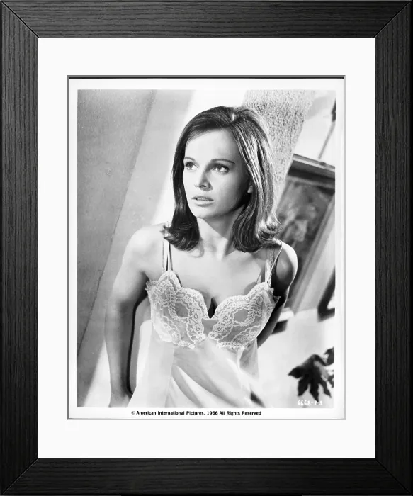 Framed Print : DR. GOLDFOOT AND THE GIRL BOMBS, Laura Antonelli, 1966 5026447(5026447)