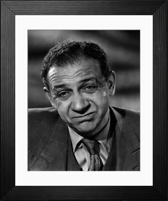 Framed Print : JOHN AND JULIE, Sid James, 1955, jaj1955ps-fsct04, Photo by: Everett Collection (jaj1955ps-fsct04) Framed Print : JOHN AND JULIE, Sid James, 1955, jaj1955ps-fsct04, Photo by: Everett Collection (jaj1955ps-fsct04)