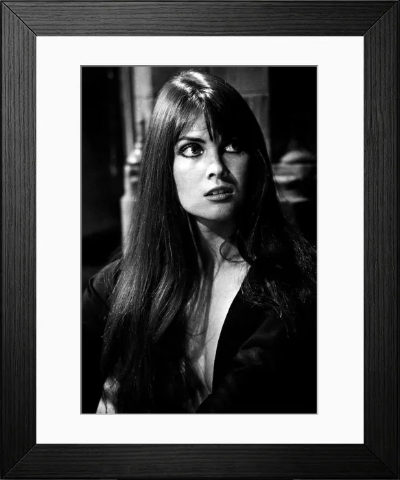 Framed Print : DRACULA A.D. 1972 Caroline Munro, 1972 dracula-ad1972-fsc06(dracula-ad1972-fsc06)