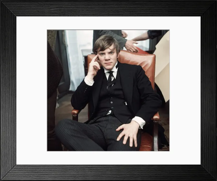 Framed Print : IF.... Malcolm McDowell, 1968, if1968mm-fsct04, Photo by: Everett Collection (if1968mm-fsct04)