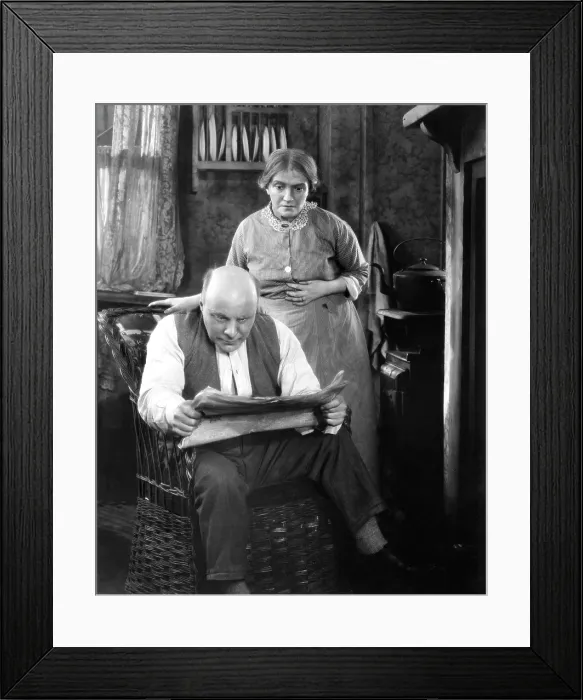 Framed Print : THE LODGER: A STORY OF THE LONDON FOG, Arthur Chesney (front), Marie Ault, 1927 Framed Print : THE LODGER: A STORY OF THE LONDON FOG, Arthur Chesney (front), Marie Ault, 1927