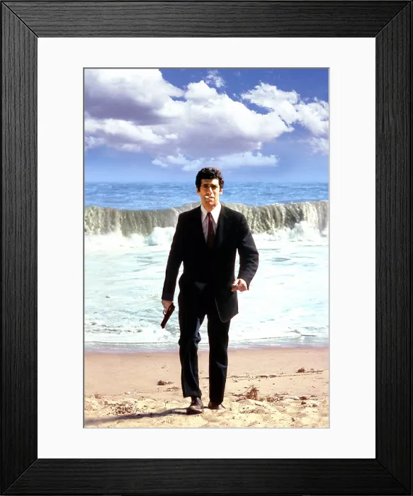 Framed Print : THE LONG GOODBYE, Elliott Gould, 1973
