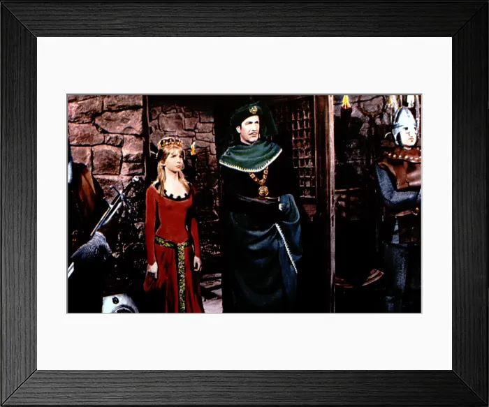 Framed Print : THE MASQUE OF THE RED DEATH, Jane Asher, Vincent Price, 1964 Framed Print : THE MASQUE OF THE RED DEATH, Jane Asher, Vincent Price, 1964