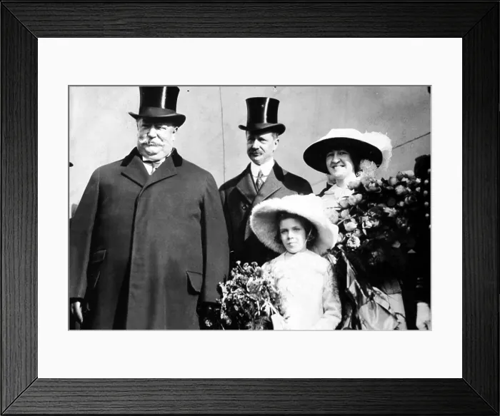 Framed Print : President WILLIAM HOWARD TAFT, Secretary of the Navy GEORGE VON L. MEYER, Miss KATHLEEN FITZGERALD and Miss ELSIE CALDER at the launching of the Battleship New York, 10 / 30 / 12 Framed Print : President WILLIAM HOWARD TAFT, Secretary of the Navy GEORGE VON L. MEYER, Miss KATHLEEN FITZGERALD and Miss ELSIE CALDER at the launching of the Battleship New York, 10 / 30 / 12