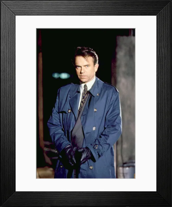 Framed Print : MEMOIRS OF AN INVISIBLE MAN, Sam Neill, 1992. Warner Bros. / courtesy Everett Collection