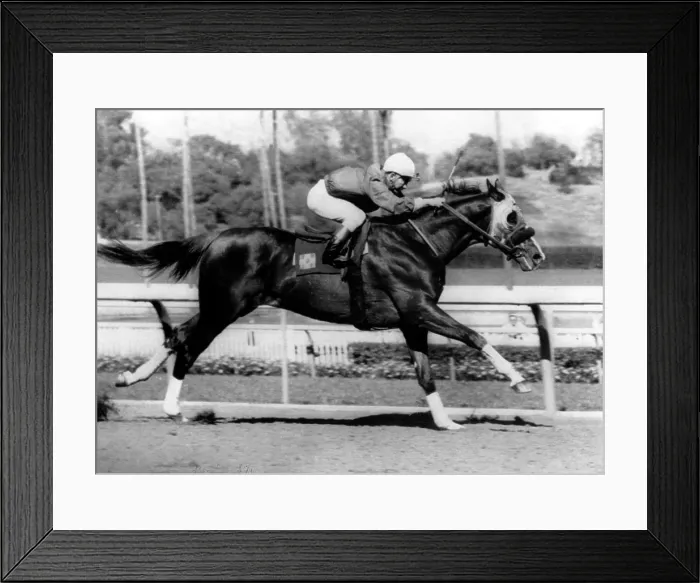 Framed Print : Willie Shoemaker, riding Royal Orbit, June 12, 1959. Courtesy: CSU Archives  /  Everett Collection