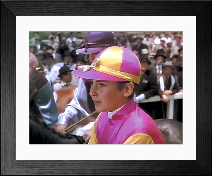 Framed Print : NATIONAL VELVET, Elizabeth Taylor, 1944 Framed Print : NATIONAL VELVET, Elizabeth Taylor, 1944