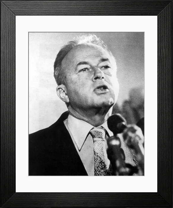 Framed Print : YITZHAK RABIN, Israeli Prime Minister. Courtesy: CSU Archives  /  Everett Collection