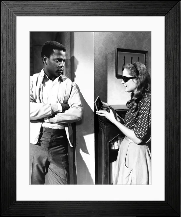 Framed Print : A PATCH OF BLUE, from left: Sidney Poitier, Elizabeth Hartman, 1965 Framed Print : A PATCH OF BLUE, from left: Sidney Poitier, Elizabeth Hartman, 1965