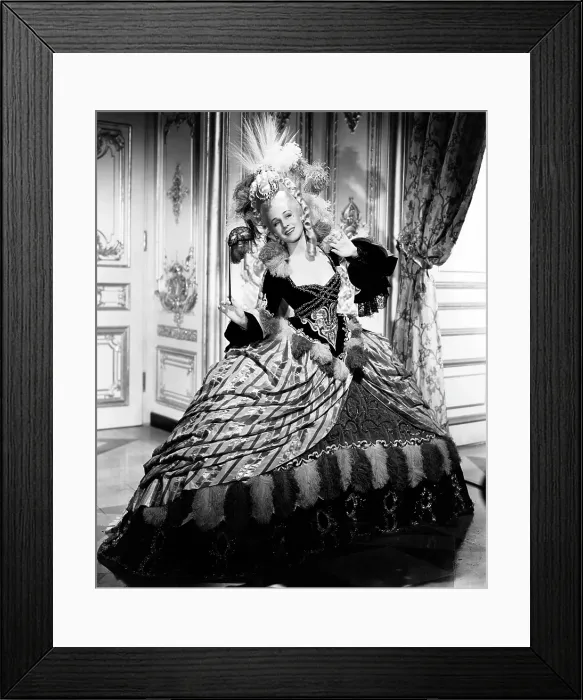 Framed Print : MARIE ANTOINETTE, Norma Shearer, 1938 Framed Print : MARIE ANTOINETTE, Norma Shearer, 1938