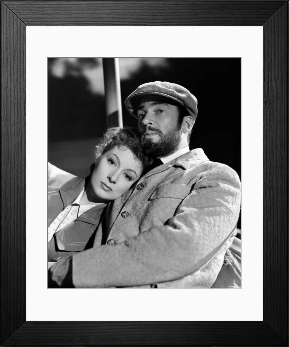 Framed Print : MADAME CURIE, Greer Garson, Walter Pidgeon, 1943 Framed Print : MADAME CURIE, Greer Garson, Walter Pidgeon, 1943