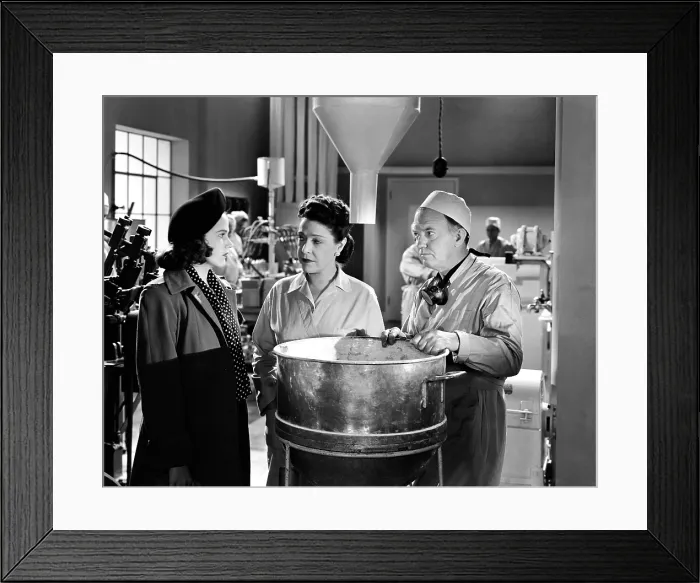 Framed Print : THE SEVENTH VICTIM, Kim Hunter, Mary Newton, Milton Kibbee, 1943 Framed Print : THE SEVENTH VICTIM, Kim Hunter, Mary Newton, Milton Kibbee, 1943