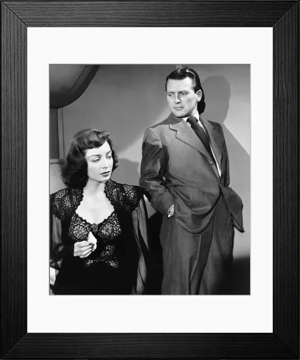 Framed Print : THE NARROW MARGIN, from left: Marie Windsor, Charles McGraw, 1952