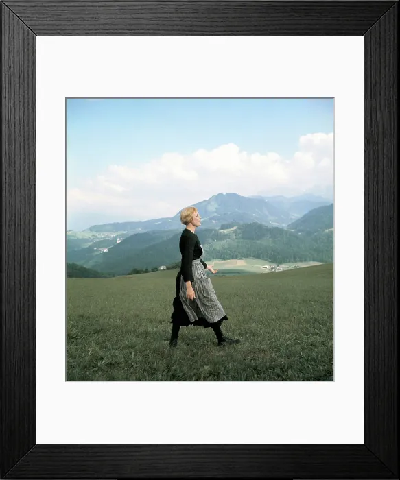 Framed Print : THE SOUND OF MUSIC, Julie Andrews, 1965. TM & Copyright 20th Century Fox Film Corp. All rights reserved / courtesy Everett Collection