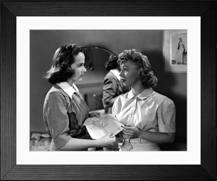 Framed Print : THE SEVENTH VICTIM, Kim Hunter, Isabel Jewell, 1943