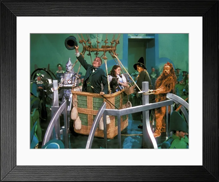 Framed Print : THE WIZARD OF OZ, Jack Haley, Frank Morgan, Toto the dog, Judy Garland, Ray Bolger, Bert Lahr, 1939