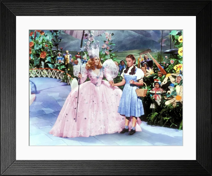 Framed Print : THE WIZARD OF OZ, Billie Burke, Judy Garland, 1939 Framed Print : THE WIZARD OF OZ, Billie Burke, Judy Garland, 1939