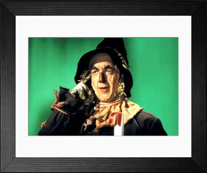 Framed Print : THE WIZARD OF OZ, Ray Bolger, 1939