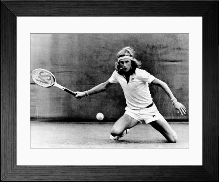 Framed Print : Bjorn Borg during his match against Jorge Andrew at the 1975 Wimbledon tournament. Courtesy: CSU Archives / Everett Collection