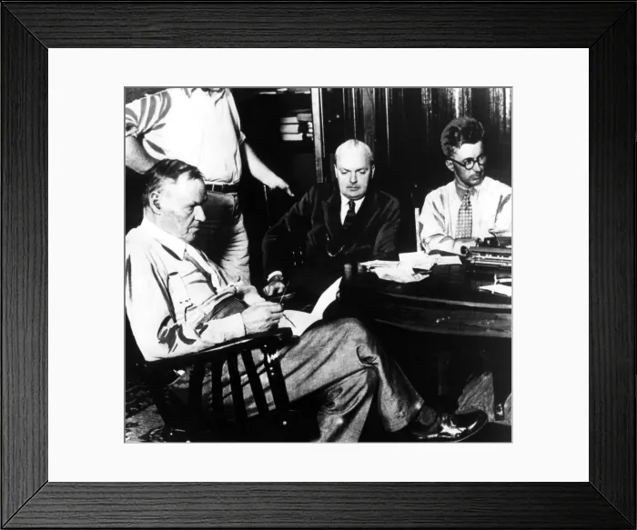 Framed Print : Clarence Darrow, Dudley Field Malone and George W. Rappeleyea during the Scopes Trial, 1925. Courtesy: CSU Archives / Everett Collection Framed Print : Clarence Darrow, Dudley Field Malone and George W. Rappeleyea during the Scopes Trial, 1925. Courtesy: CSU Archives / Everett Collection