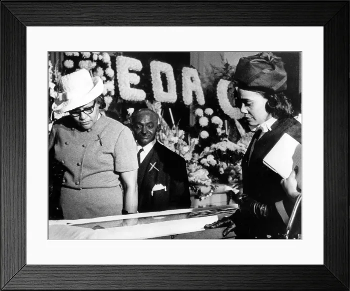 Framed Print : Coretta Scott King pauses to view the body of her late husband Martin Luther King, Jr. Sisters Chapel, Atlanta, GA. April 07, 1968.. Courtesy: CSU Archives  /  Everett Collection